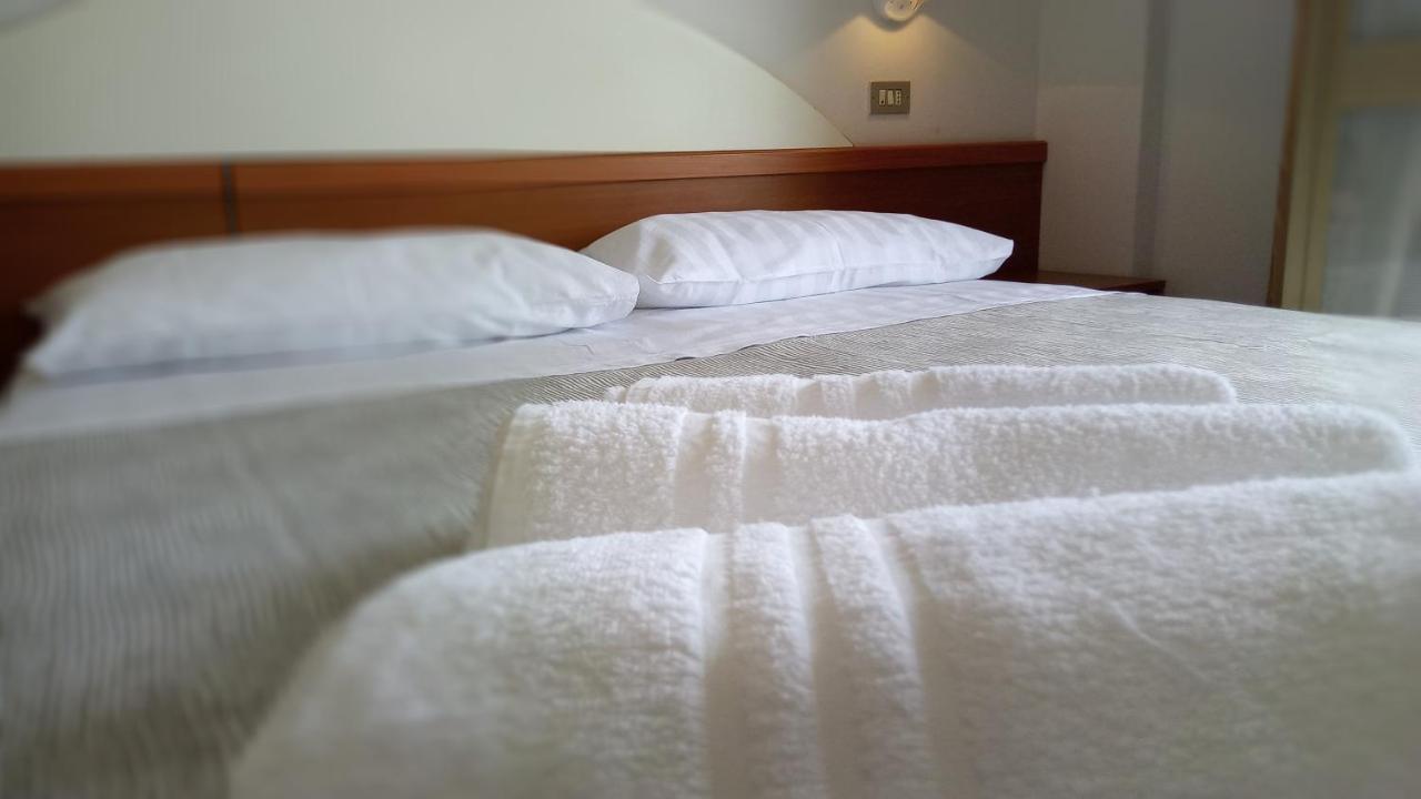 Hotel Meeting ベラーリア・イジェア・マリーナ エクステリア 写真